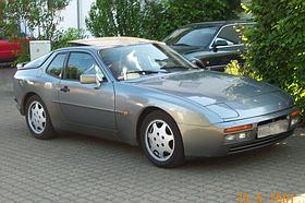 PORSCHE 944